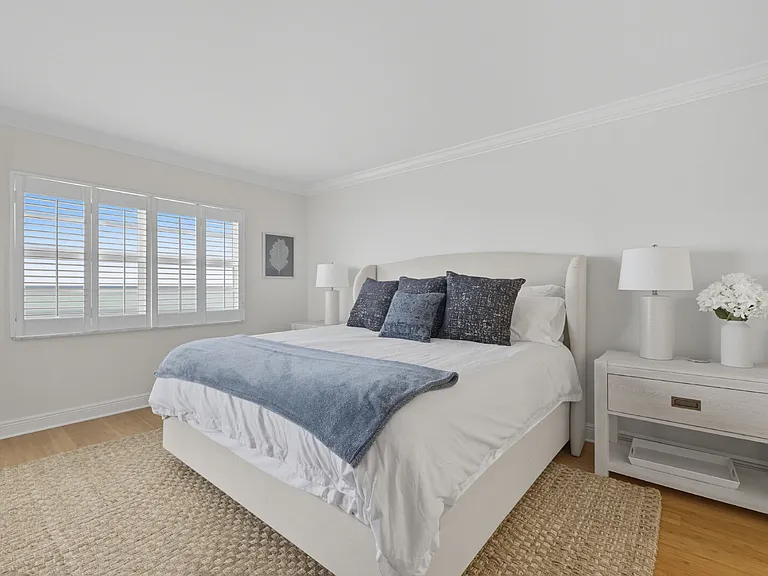 3443 Gulf Shore Blvd N #711 — Photo 11
