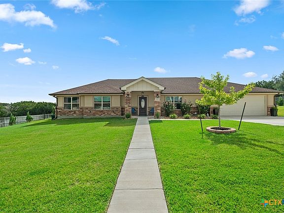 2nd image of 3915 Del Rey Dr