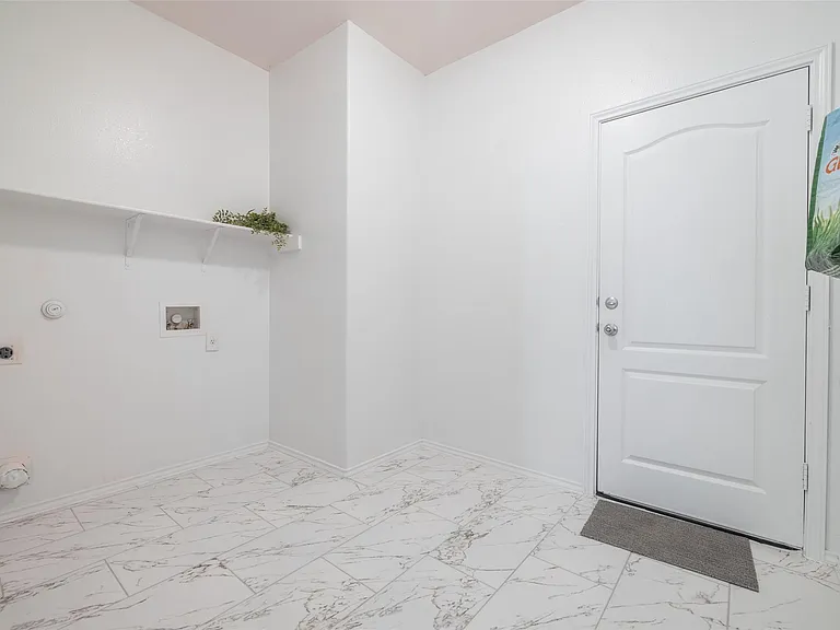 521 Paladen Pl — Photo 10