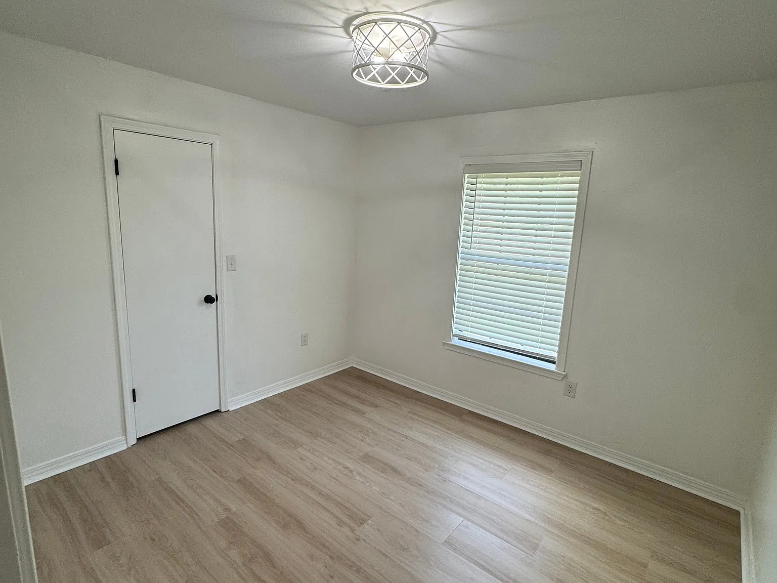 121 Walker Circle — Photo 4