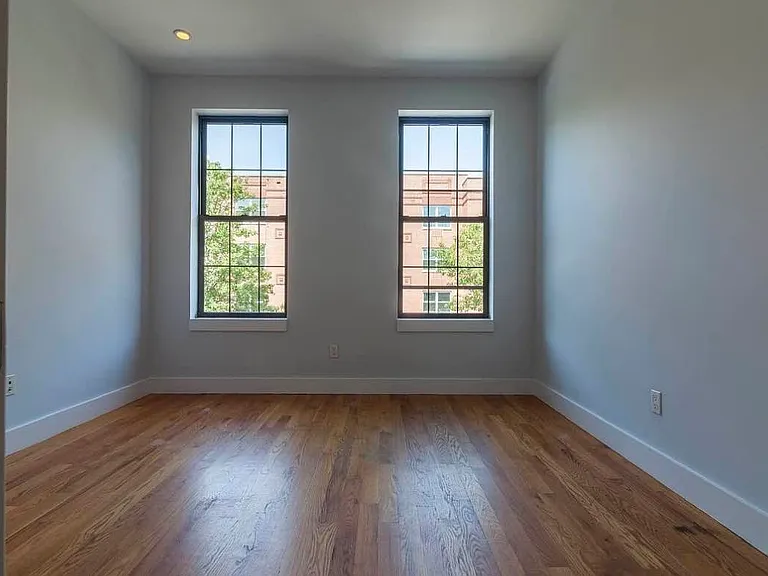170 Harman St #1B — Photo 5
