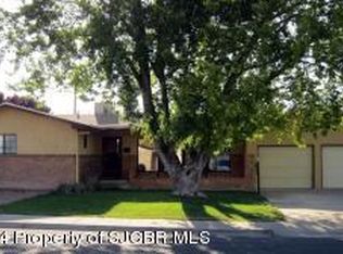 2404 N Santiago Ave, Farmington, NM 87401
