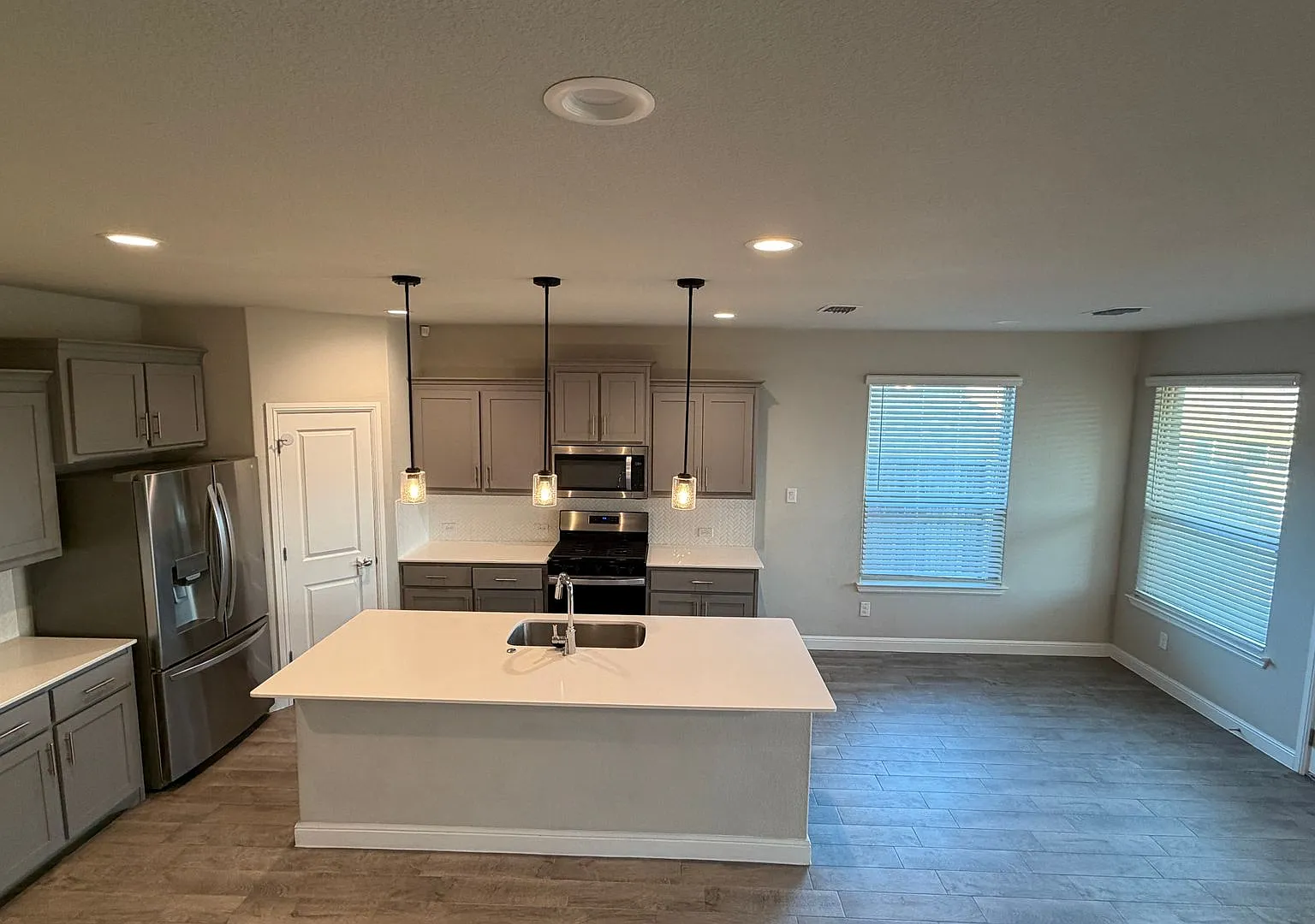 Spacious New Build In Krum School Ready For Move-In — Photo 3