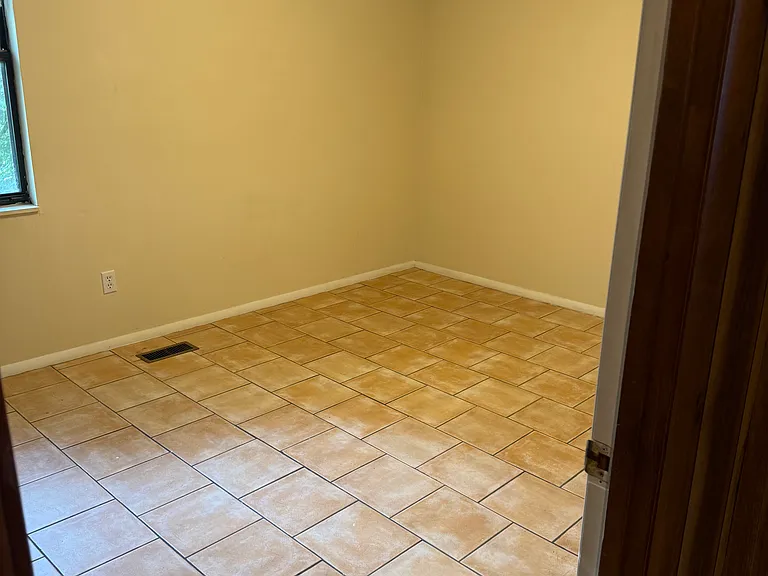 305 Lane Ave #3 — Photo 8