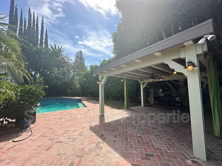 23338 Los Encinos Way — Photo 35