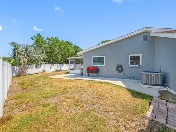 14884 Cromwell Dr, Clearwater, FL 33764