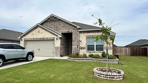 4711 Avion Dr Photo 1