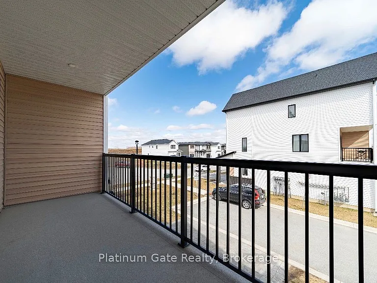 1595 Capri Cres #34 — Photo 2