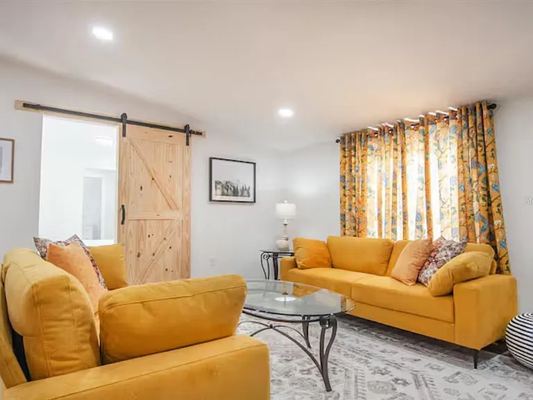 1951 NW 119th Ct — Photo 3