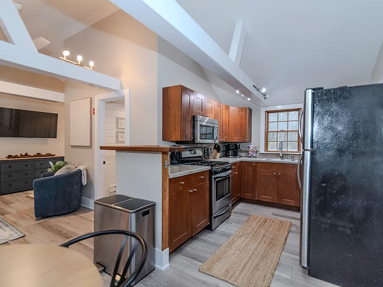 110 Clark Rd — Photo 32