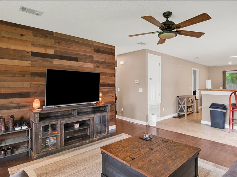 1059 Antigua Cir — Photo 3