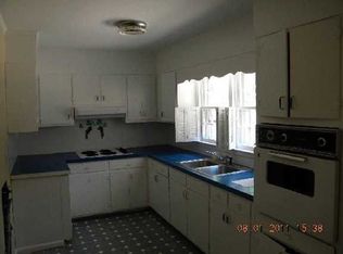 707 N Ivey Ave, Siler City, NC 27344
