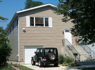 2116 Maple St, Baldwin, NY 11510