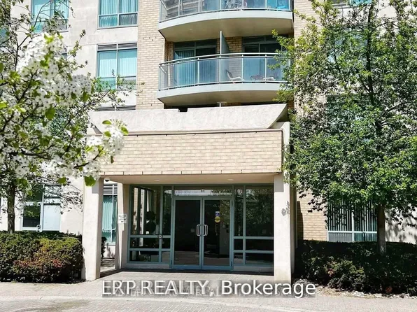 51 Baffin Ct #301, Richmond Hill, ON L4B 4P6