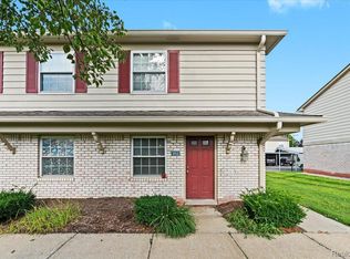 162 Princeton Dr, South Lyon, MI 48178