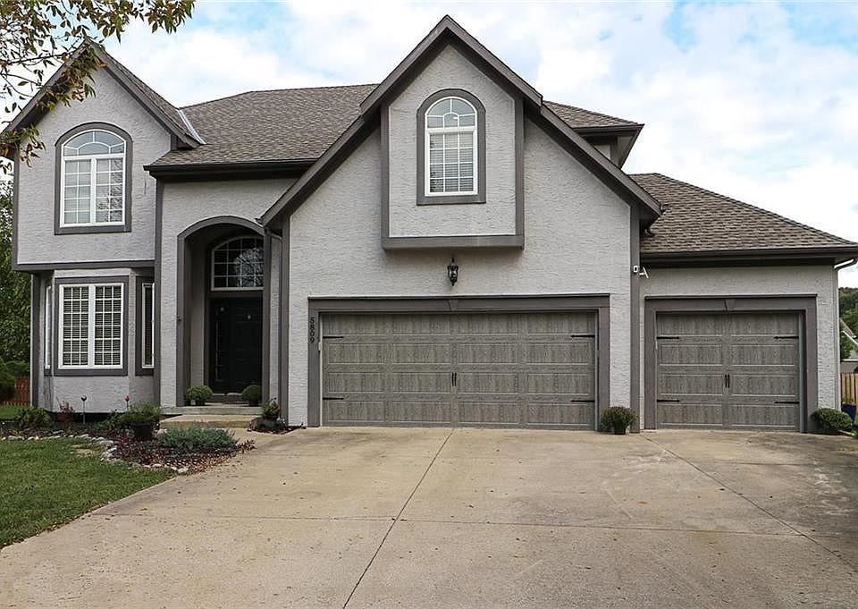 1st image of 5809 NE Coral Dr