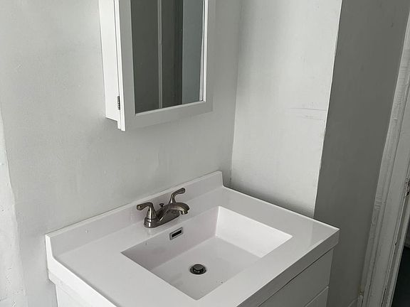 2nd image of 2836 Harrison Ave #3