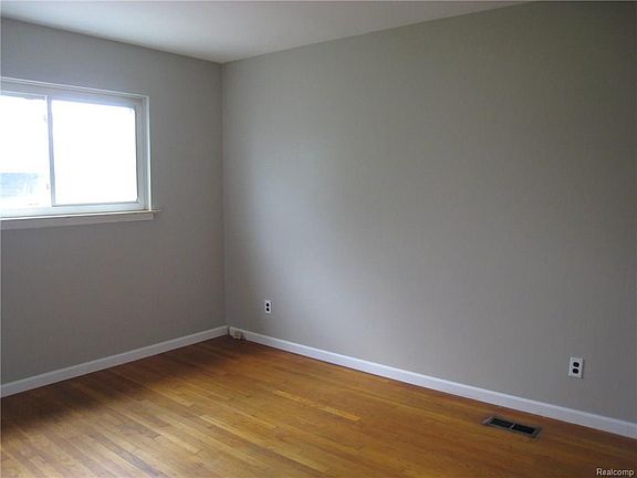 4th image of 5652 Norborne Ave