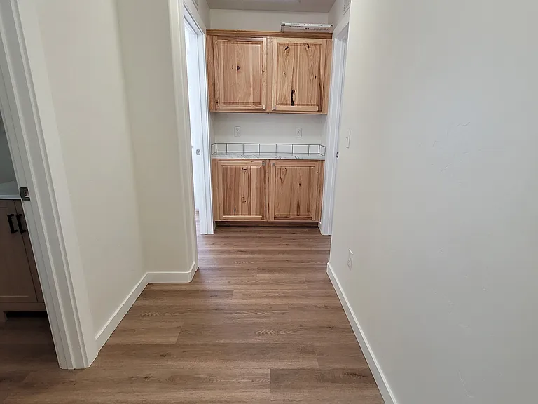 1927 W Yale Ct — Photo 10