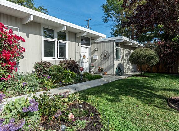 2nd image of 695 Joanne Dr