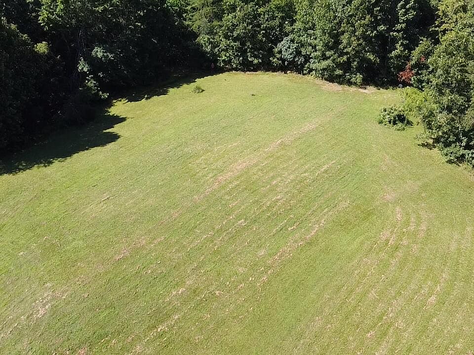 1st image of 1305-1305 Hawk Creek Rd