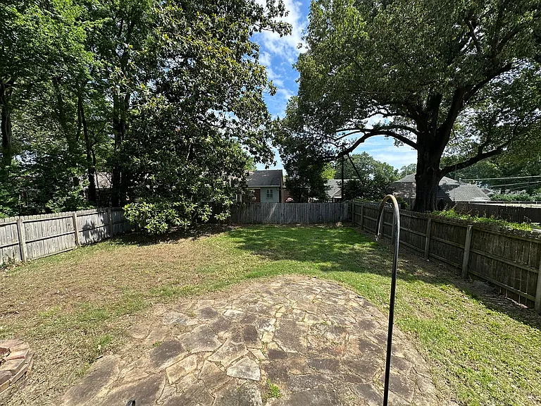 1884 Vinton Ave — Photo 19