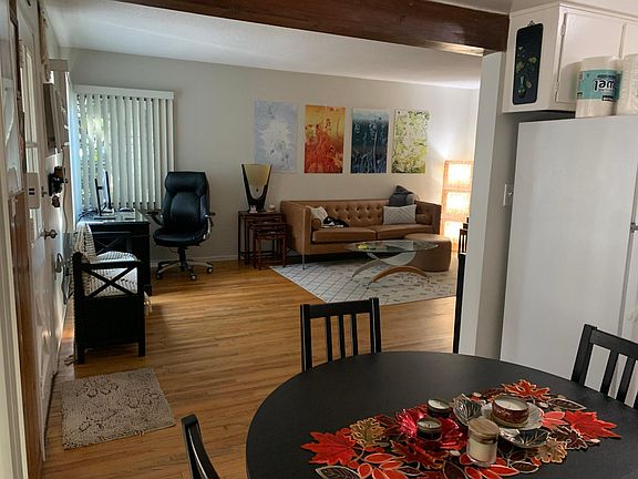 3rd image of 14151 Moorpark St #1/2