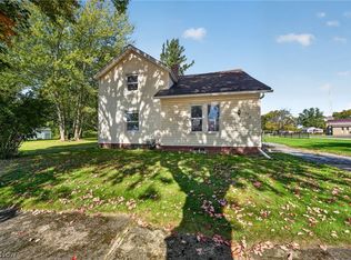472 Detroit St, Conneaut, OH 44030