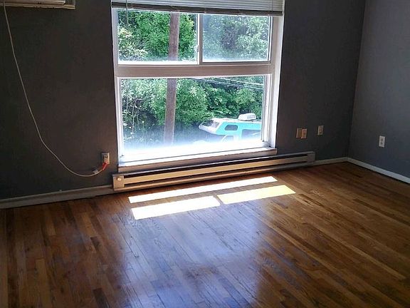 5th image of 660 Straight St #8514595