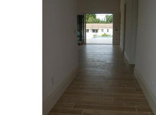 1051 Hilltop Dr, Naples, FL 34103