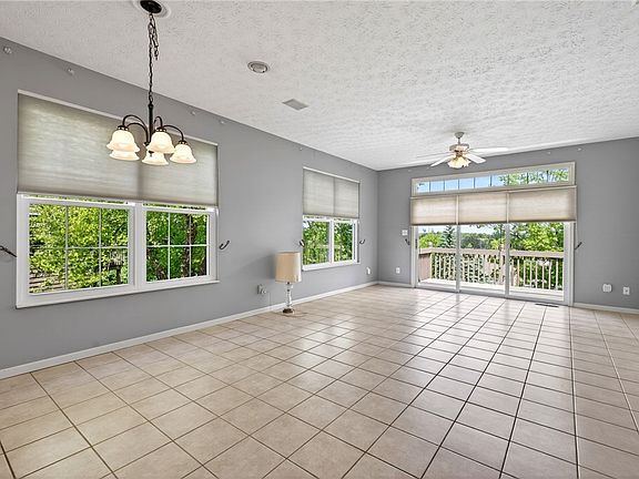 2nd image of 2544 Greenside Dr