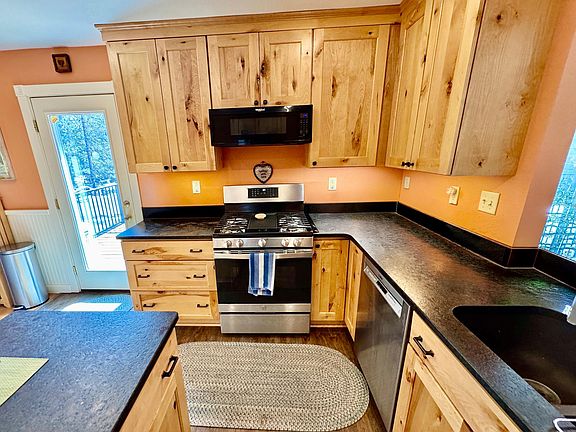 4th image of 511 Sundstein Rd