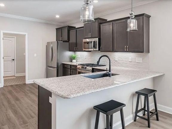 5th image of 114 Songberry St