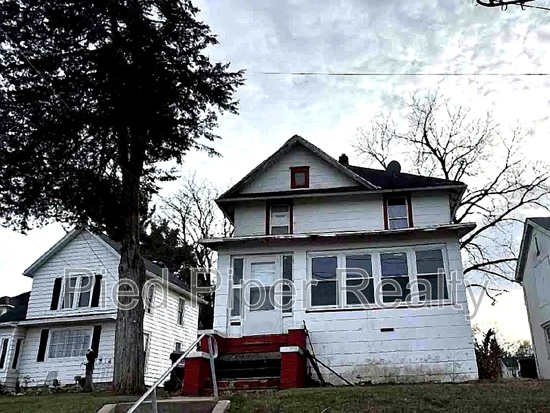 537 E Empire St