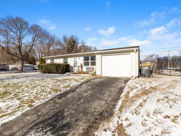 816 Birch DRIVE, Waukesha, WI 53188