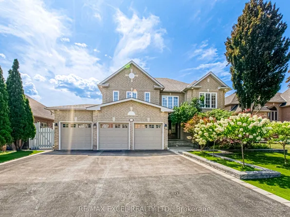 352 Crofters Rd, Vaughan, ON L4L 8Y3