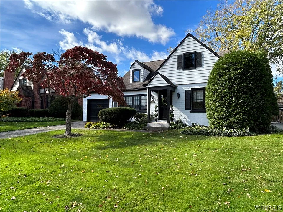 87 Lamarck Dr