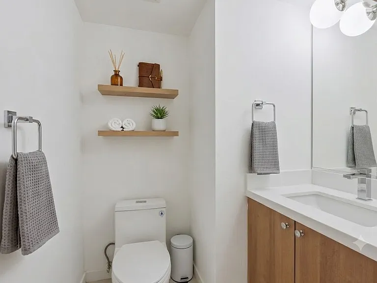 1441 S Bedford St #103 — Photo 23