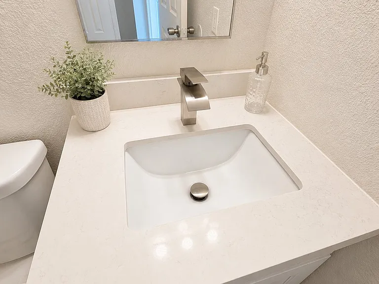 1753 E Harvard St #1 — Photo 11