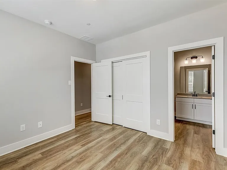 Carmel Villas — Photo 32