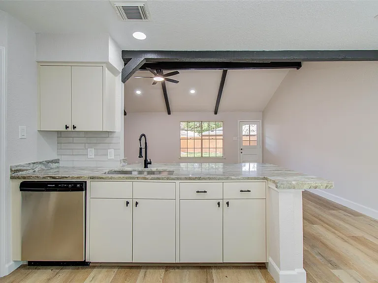 7026 Hidden Arbor Ln — Photo 10