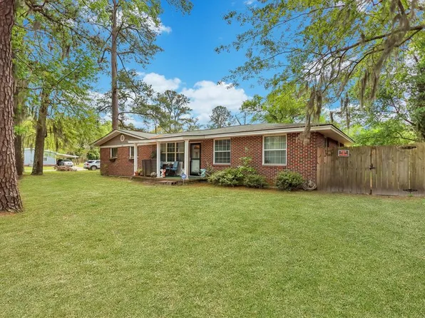 422 S Macon St, Ludowici, GA 31316