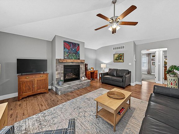 2nd image of 4307 Garden Oak Dr