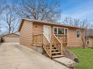 3515 E 39th St, Des Moines, IA 50317