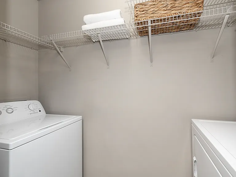Riverwood Apartments — Photo 8