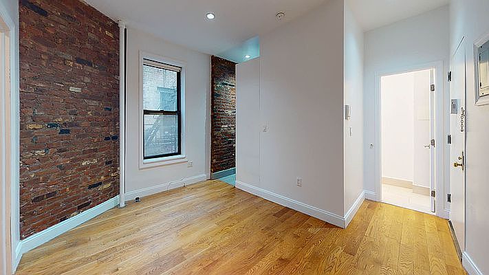 1st image of 165 Mulberry St APT 9