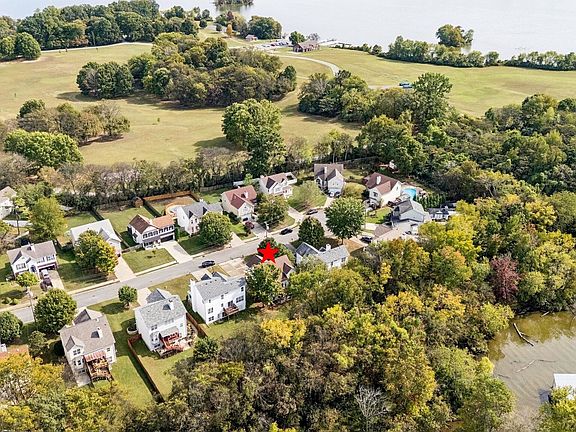 4th image of 160 Waters Edge Ln