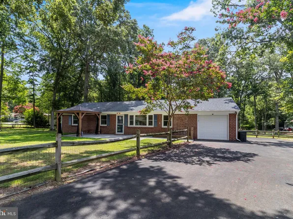 45443 Baringer Dr, California, MD 20619