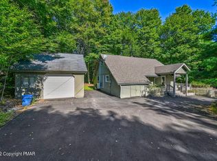 1117 Chielo Dr, Pocono Lake, PA 18347