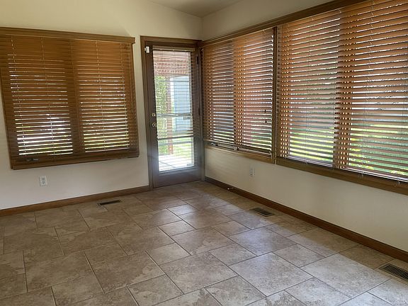 4th image of 1107 Hawkeye St #1